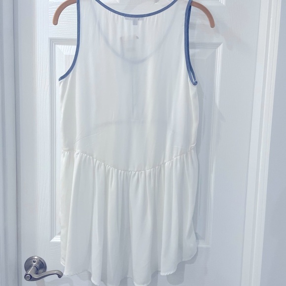Super Cute, New with Tags, Top purchased at Nordstrom. Semi Sheer - Picture 5 of 8